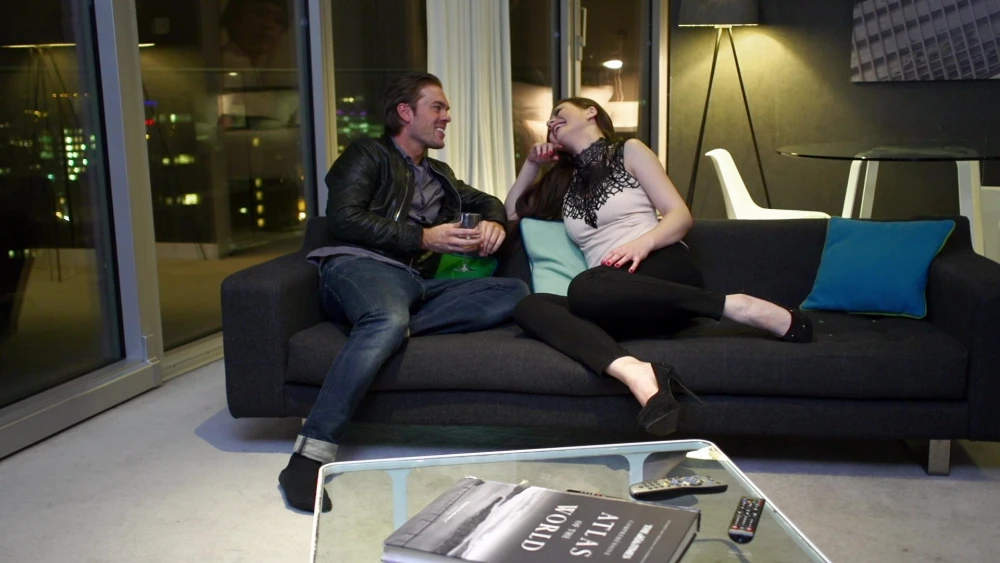 Tattooed Sluts Double Team Inked Studs dicker Schwanz: Ansehen auf EroticOnly.DE